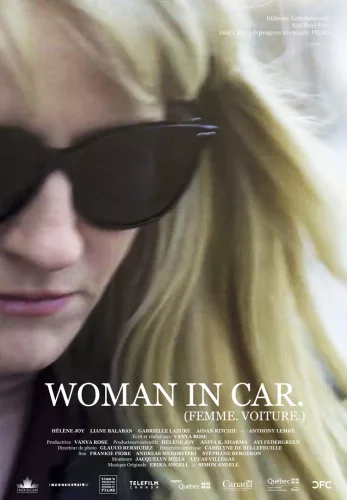 Femme. Voiture